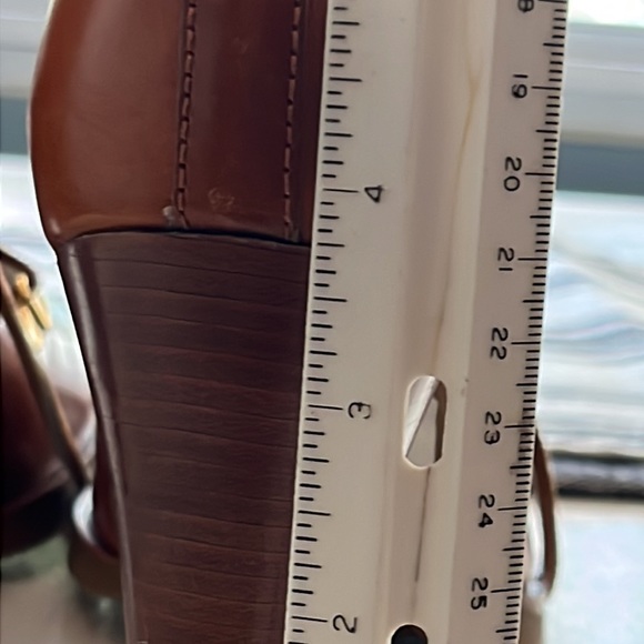 New Michael Kors lace up ankle boots/booties in caramel color, size 10 - Picture 7 of 9